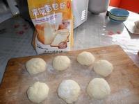 彩针豆沙甜甜圈的做法步骤3