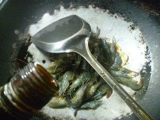梅干菜炒河虾的做法步骤3