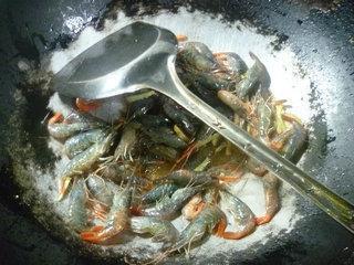 梅干菜炒河虾的做法步骤4
