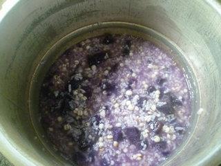 紫薯薏米仁大米粥的做法图解11