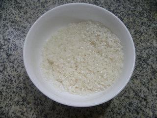 香菇五花肉大米粥的做法步骤2