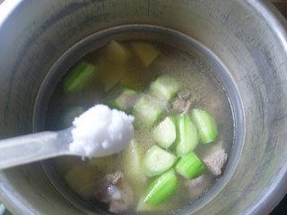 丝瓜土豆排骨汤的做法步骤12