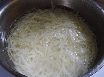 炝炒土豆丝的做法步骤2
