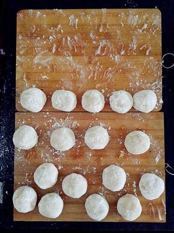 奶黄椰丝冰皮月饼的做法步骤9