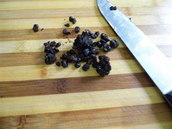 尖椒豆豉炒苦瓜的做法步骤3