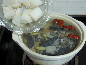 竹丝鸡红枣萝卜汤的做法步骤6