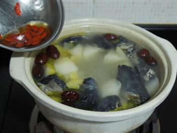 竹丝鸡红枣萝卜汤的做法步骤8