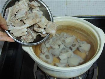 莲藕淮山排骨汤的做法步骤8