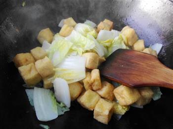 油豆腐炖白菜的做法图解6