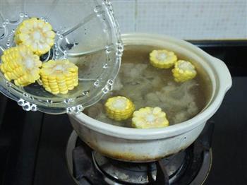 板栗玉米扇骨汤的做法图解6