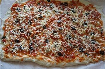 家常番茄橄榄披萨的做法图解7