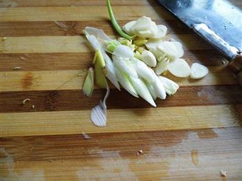 香菇茭白炒肉片的做法步骤3