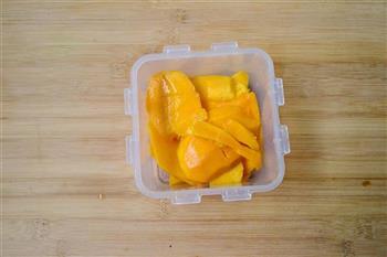 芒果酸奶棒冰的做法步骤5