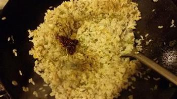 酸菜炒米饭的做法图解7