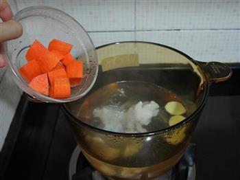 莲藕胡萝卜猪骨汤的做法步骤6