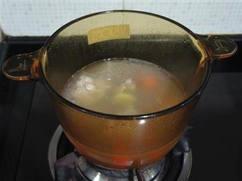 莲藕胡萝卜猪骨汤的做法步骤8