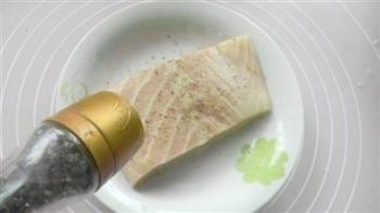 柠香鲟鱼块的做法图解1