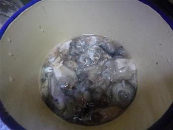 炸牡蛎的做法步骤1