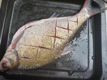 烤鲳鱼的做法步骤1