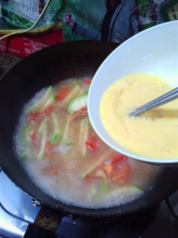 番茄丝瓜鸡蛋汤的做法步骤6