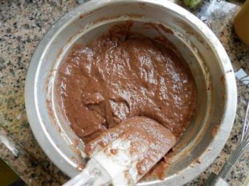 葡萄干巧克力蛋糕的做法步骤4
