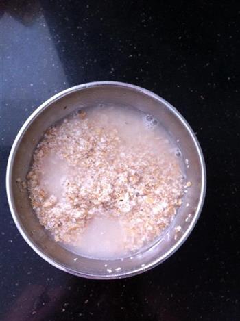 牛奶麦片粥的做法步骤2