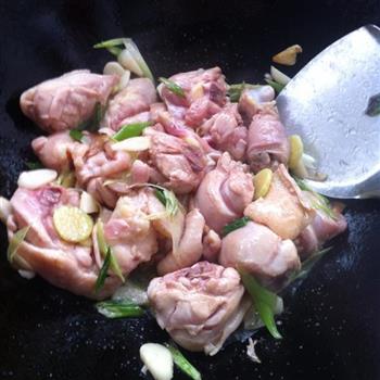 白菜粉皮炖鸡腿的做法步骤6