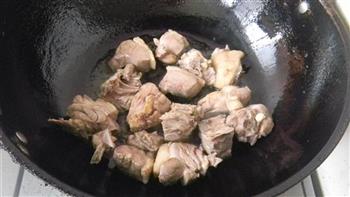 香菇烧鸭肉的做法步骤3