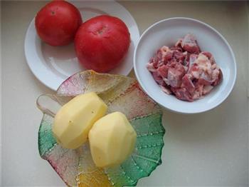 西红柿土豆炖牛腩的做法步骤1