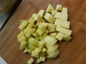 咸肉土豆焖饭的做法步骤1