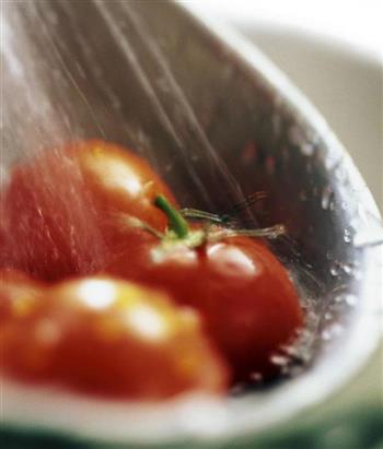 凉拌西红柿的做法图解1