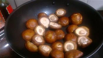 孜然煎香菇的做法步骤3