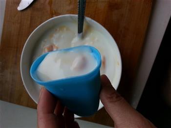 芒果酸奶棒冰的做法步骤4
