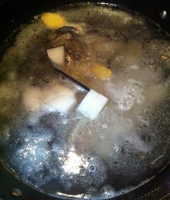 鱼头汤的做法步骤3