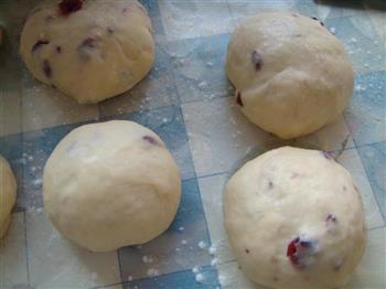 蔓越莓花环面包的做法步骤9
