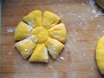 南瓜花朵面包的做法步骤10