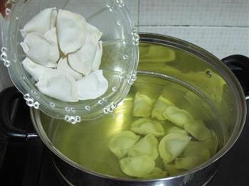 菠菜肉丝饺的做法步骤8