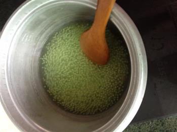 红豆椰汁西米露的做法步骤3