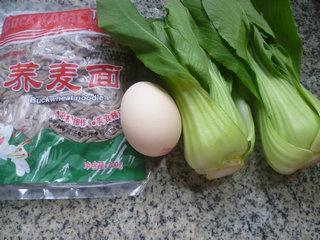 煎鸡蛋青菜荞麦面的做法步骤1