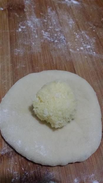 心形椰蓉面包的做法步骤7