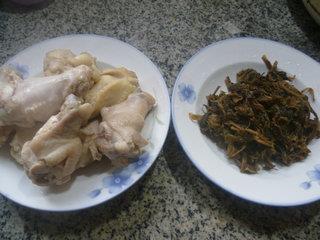 梅干菜烧鸡翅根的做法步骤1