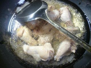 梅干菜烧鸡翅根的做法步骤4