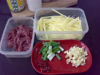 牛肉炒土豆的做法步骤1