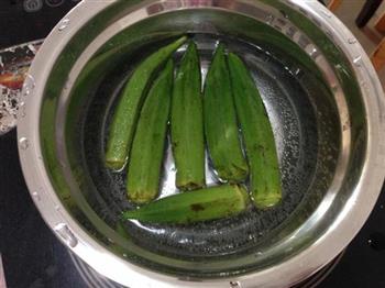 培根秋葵炒饭的做法步骤1