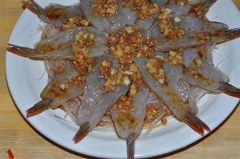 蒜茸粉丝蒸虾的做法步骤10