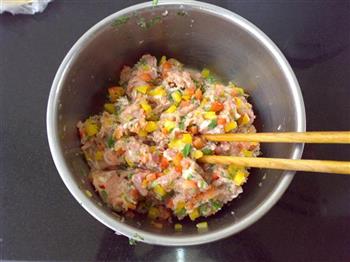 彩椒鲜肉饺子的做法步骤3