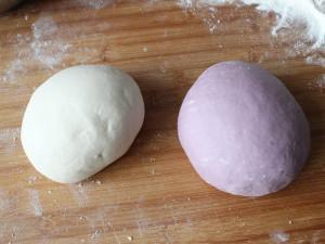 紫薯双色馒头的做法图解3