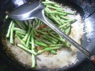 绿豆芽里脊肉炒面的做法步骤7