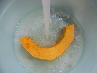 甜味南瓜汤面的做法步骤2