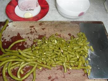 肉沫炒酸豇豆的做法步骤3